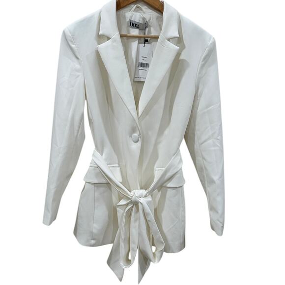 NWT BOA Classic Blazer with Belt in White - Picture 2 of 8